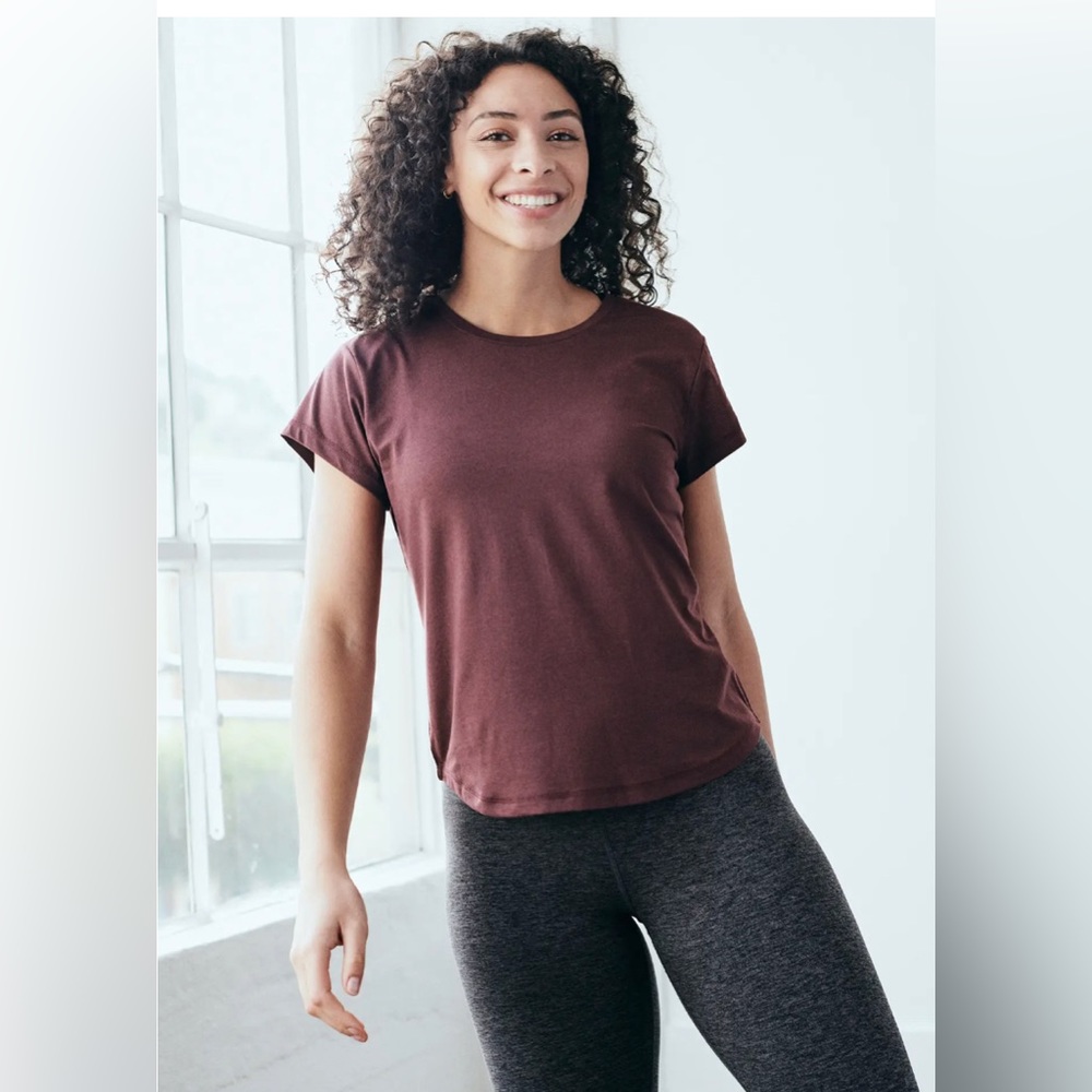 Quince Women's Short Sleeve Tee in Burgundy